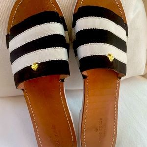 Kate Spade Black and white gently used slides, size 10 (41)